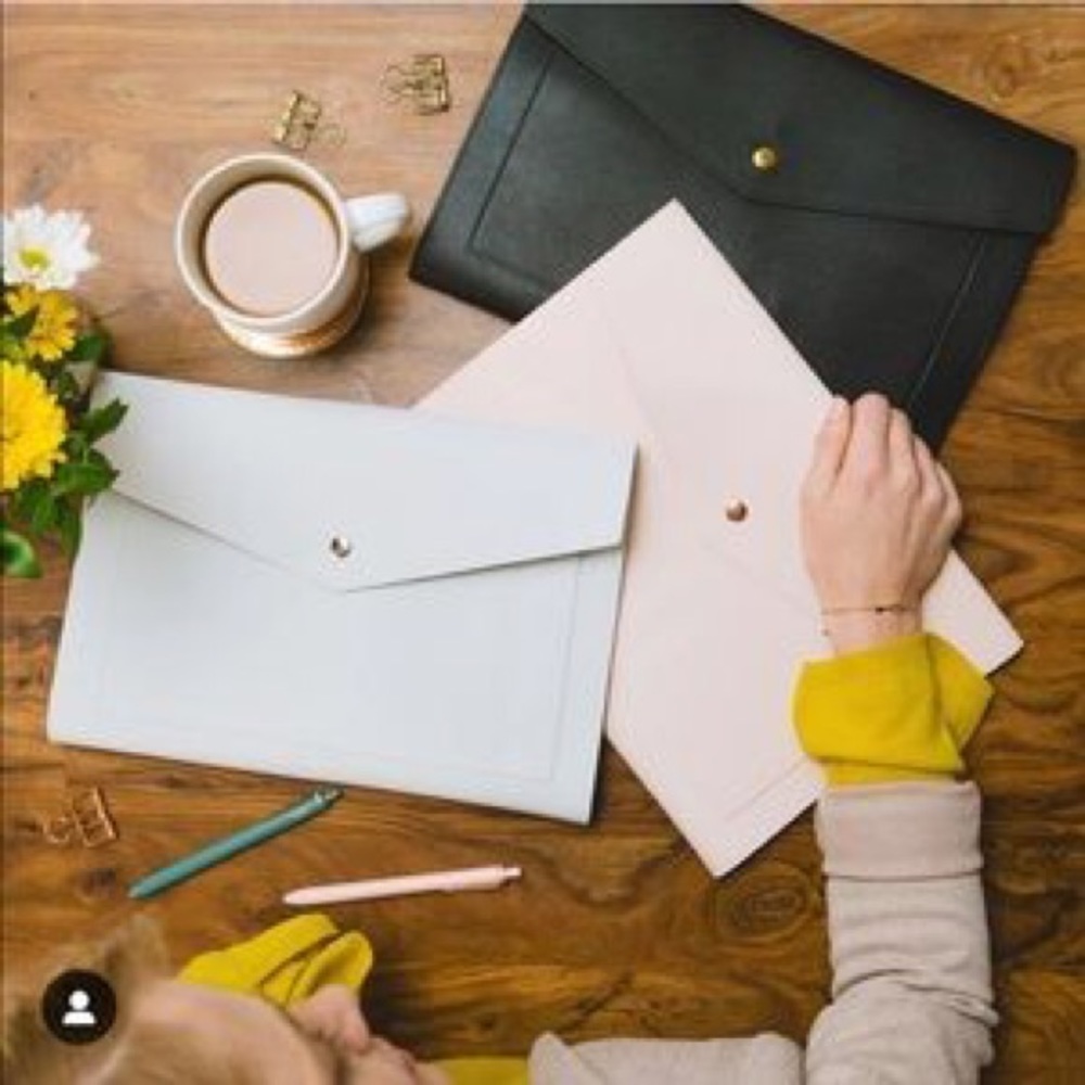 Glass Ladder & Co. Megan Portfolio Clutch in Black